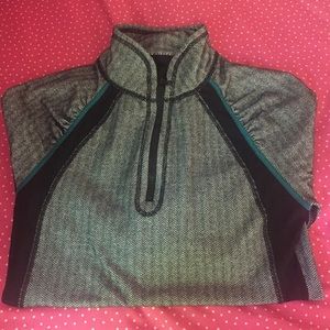 Long sleeve exercising shirt