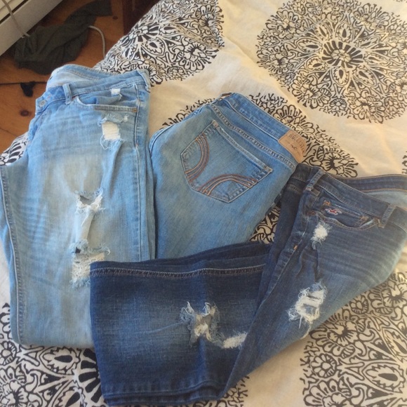 3 pairs of Hollister jeans