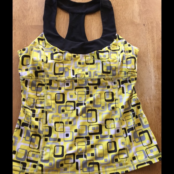 Xersion yellow workout top