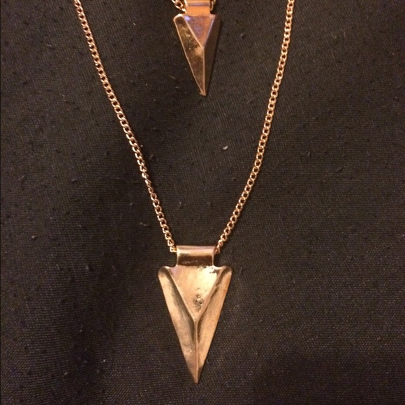 🚫SOLD🚫Gold double arrow necklace - Picture 1 of 2