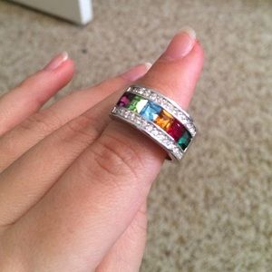Multicolored stones ring
