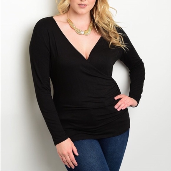 💥JUST IN💥 Adorable Faux Wrap Top