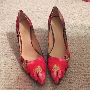 Like new Nine West heels!!