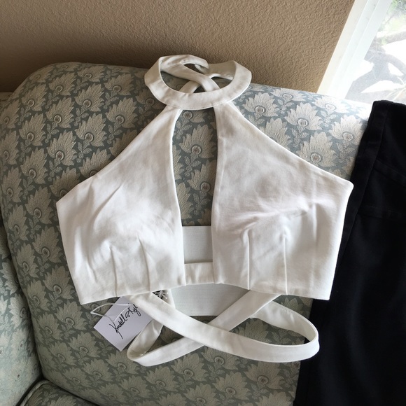 Cropped knit top.