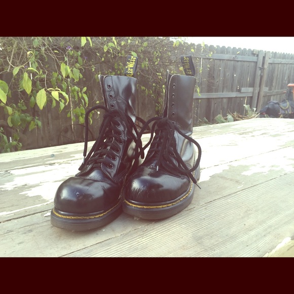 re-list: VINTAGE DR MARTINS