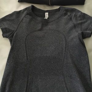 Lululemon pull on tee