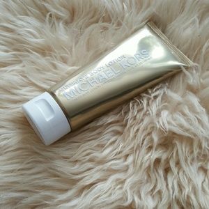 Michael Kors ultimate body lotion
