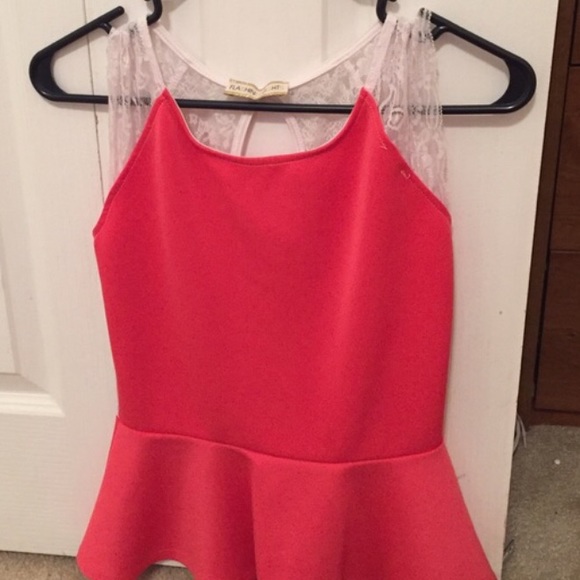 cute peplum top 💟