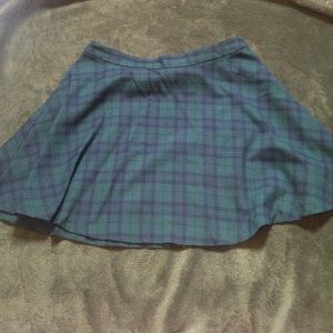 Green plaid skater skirt.