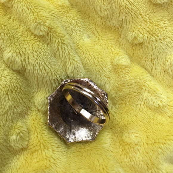 Ring - Picture 2 of 2