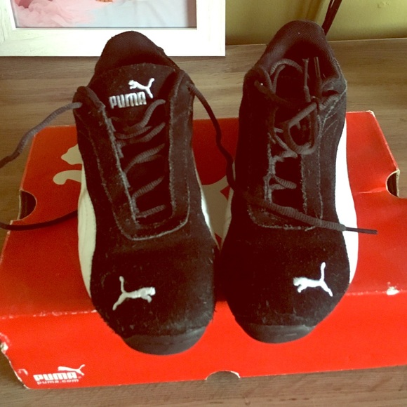 ✨PUMA Black & White suede sneakers!