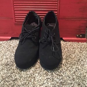 Report black suede boogie wedges