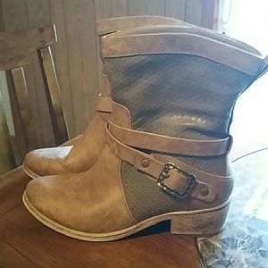 Baretrap boots