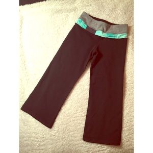 Lululemon Groove Crops