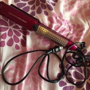 Infiniti Pro Conair Straightener