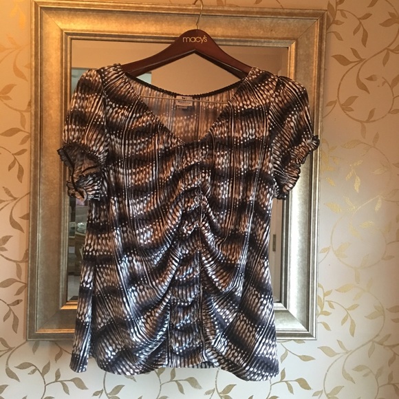 Worthington printed short sleeve blouse.