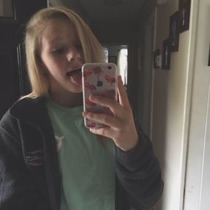 Meet your Posher, Amelia