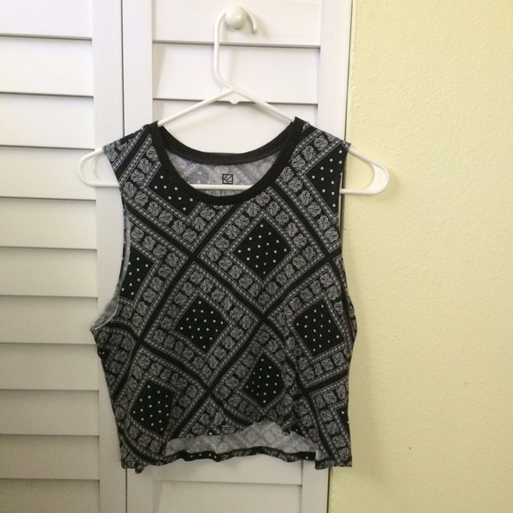 Black Muscle Tank