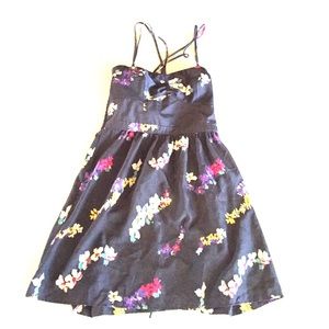 Very cute dress!