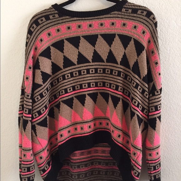 ✨Adorable high low urban outfitters sweater