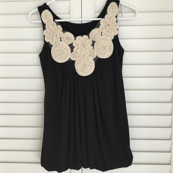 Kimchi Blue Strapless Appliqué Top