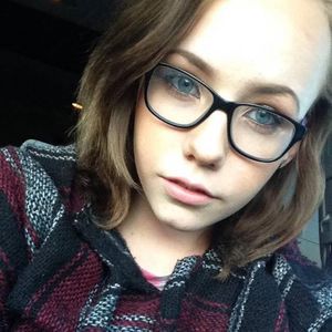 Meet your Posher, Macie