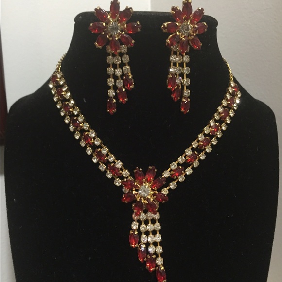 Flower necklace