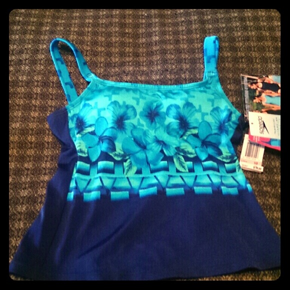 NWT SPEEDO swim top