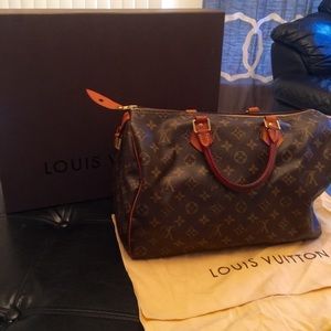 🤑Temporary Price Drop🤑  Louis Vuitton Speedy 35