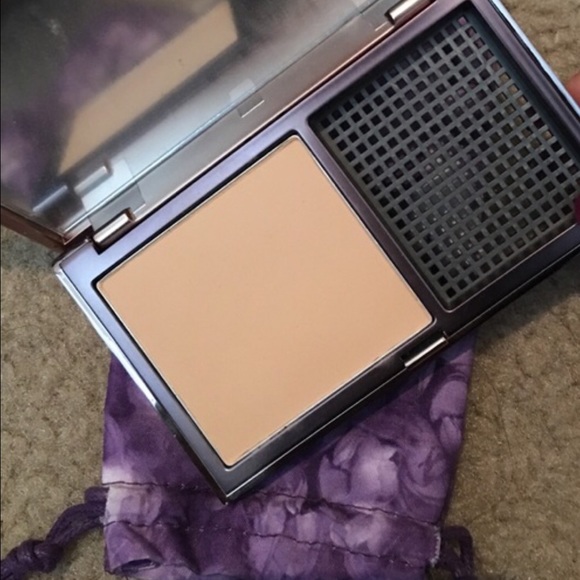 Urban decay powder