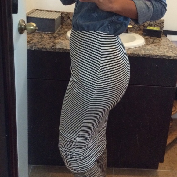 Stripped Pencil Skirt