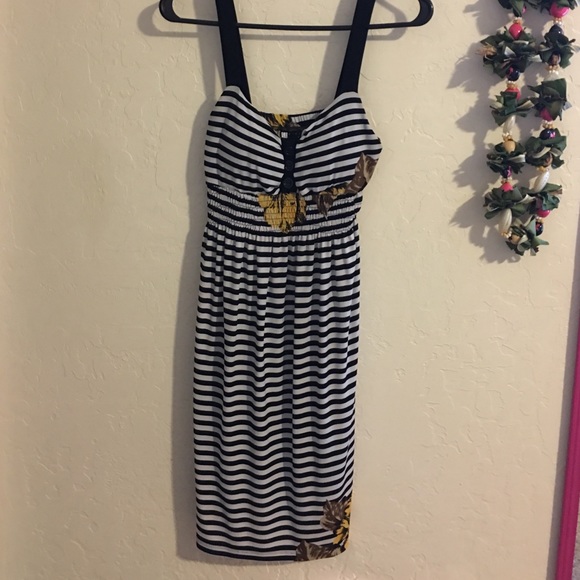 🤑BOGO FREE cute sun dress!