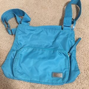 Kenneth Cole body bag •