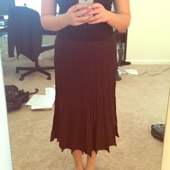 ❌GONE❌Vintage midi pleated skirt