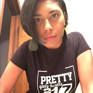 Meet your Posher, Dena