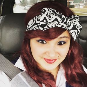 Meet your Posher, Angi