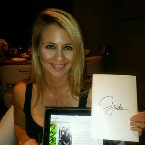 Meet your Posher, Danielle