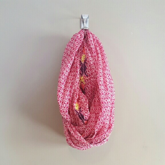 Old Navy Infinity Scarf - Picture 1 of 1