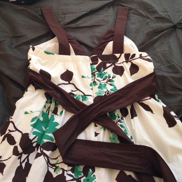 Floral Dress - Picture 3 of 4