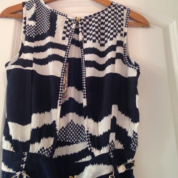 Navy and cream open back romper - Picture 3 of 3