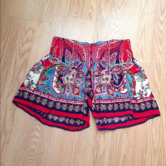 Super cute flowy/loose shorts