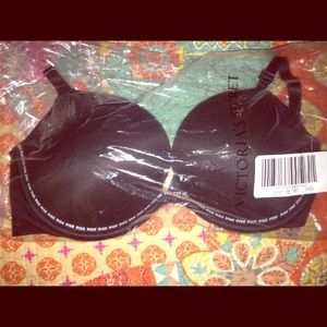 ❗️SOLD❗️VS PINK NWT Heartbreaker Bra