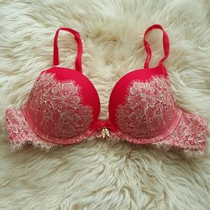 NWOT Victoria's Secret Dream Angels Push Up