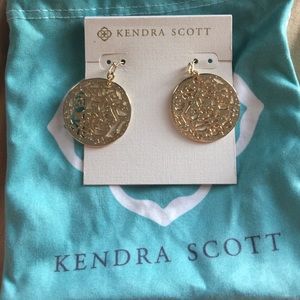 NWOT gold Kendra Scott earrings