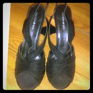 QUICK SALE BUY NOW Black sling back heels NWT