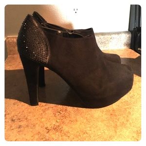 Size 12W black heels