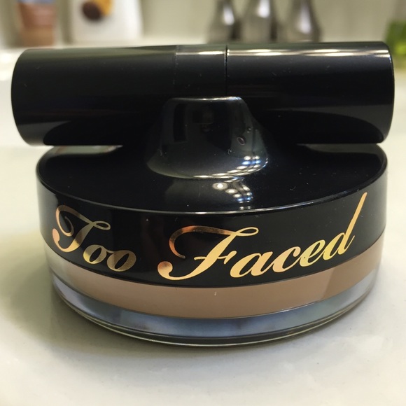 Too Faced Air Buffed BB Cream in Linen Glow - Picture 1 of 4