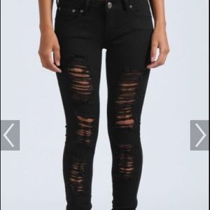 Black ripped skinny jeans