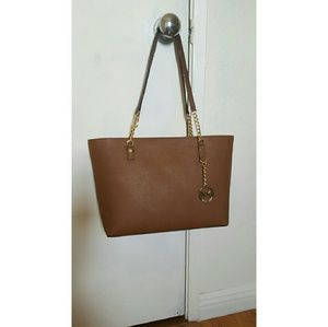 Sold! NWT Michael Kors jet set chain bag