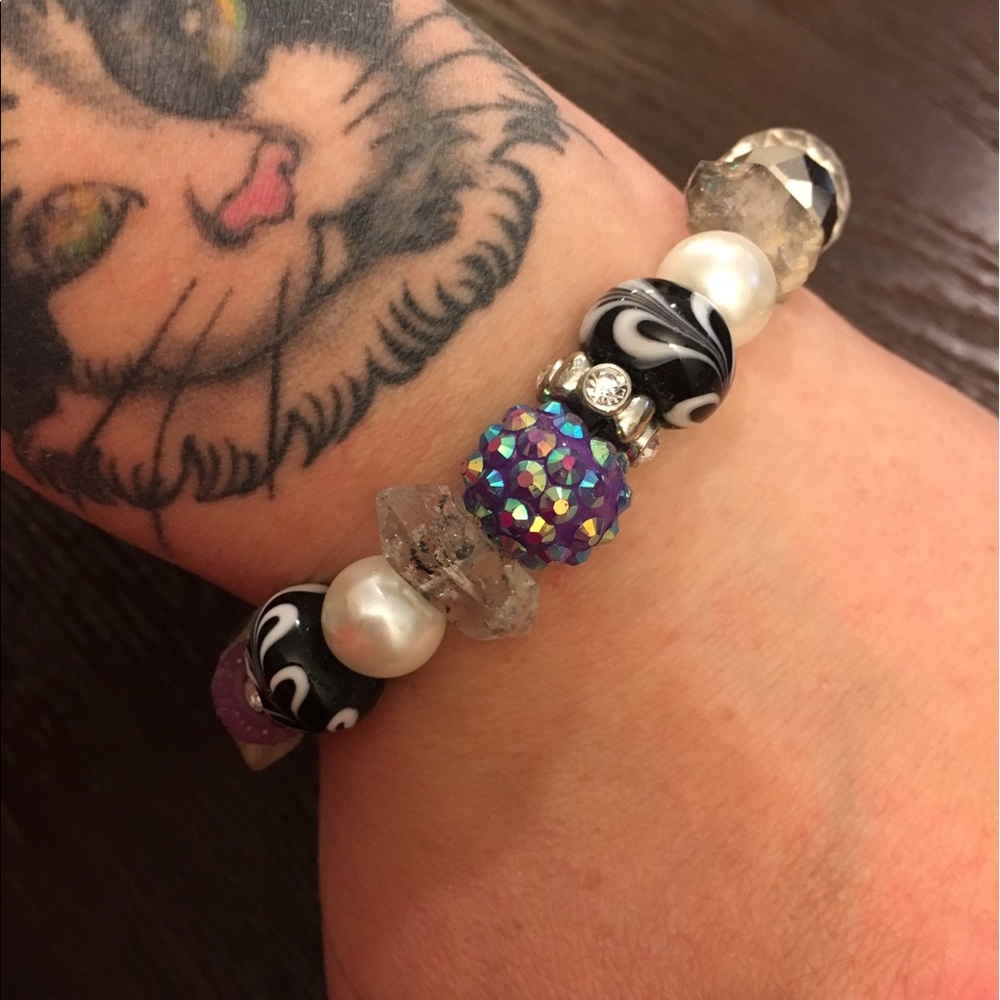 Purple, white, Quartz, and pearls bracelet!